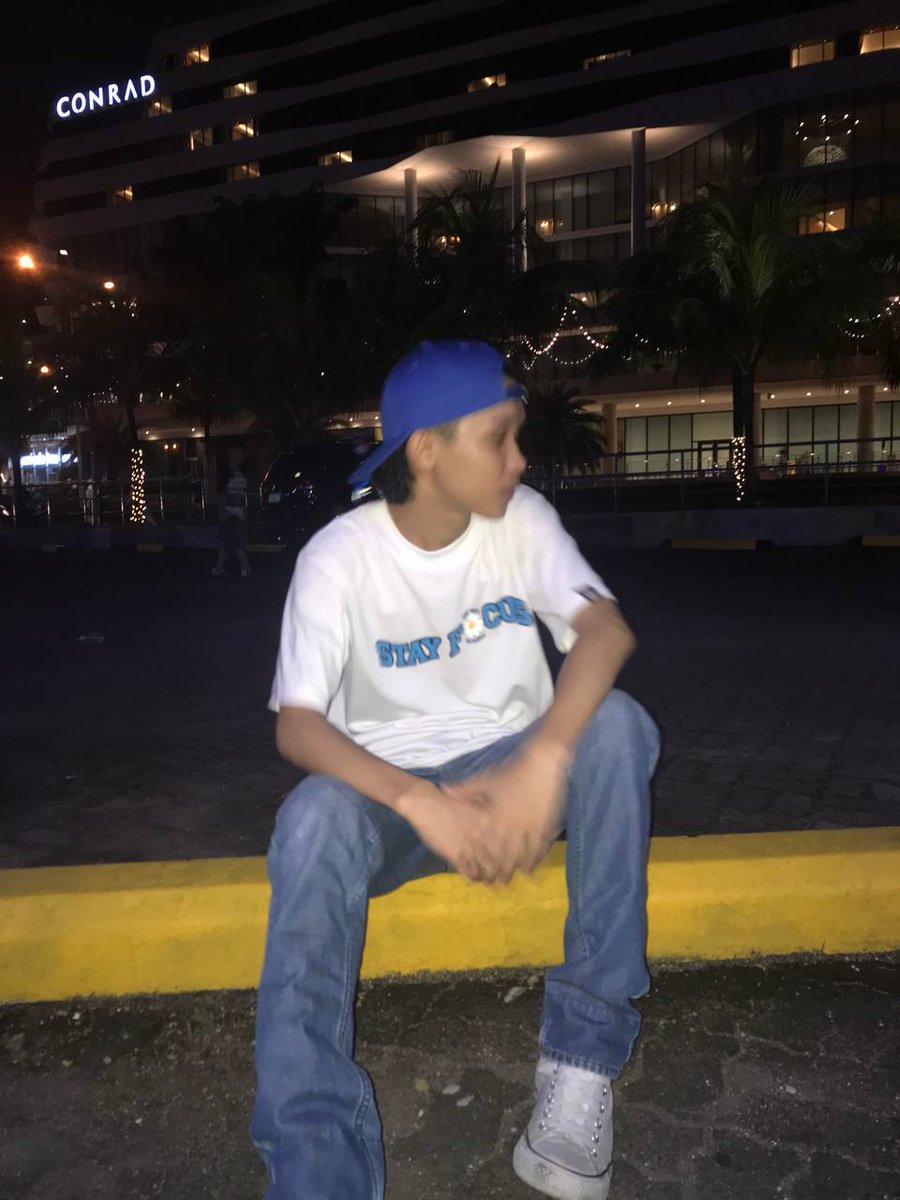 giomendz's tweet photo. Basic 💙🌼 https://t.co/UPPUDCaYTa