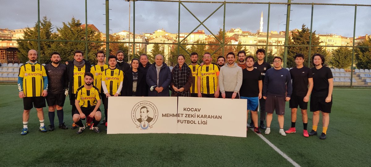 KOCAV Mehmet Zeki Karahan Futbol Ligi 2. Hafta müsabakaları Hacı Arifbey - Fukara Tim maçı ile tamamlandı.

Bu akşam saat 18.45'de İBB Çırpıcı Spor Tesislerinde gerçekleştirilen maça Merhum Mehmet Zeki Karahan'in Kızı Begüm Karahan ile Vakıf Başkanımız Av. Dr. Ali Urey'de katıldı