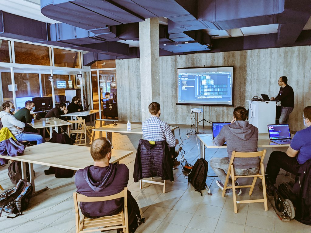 ʎ3ʞʍoן tweet media