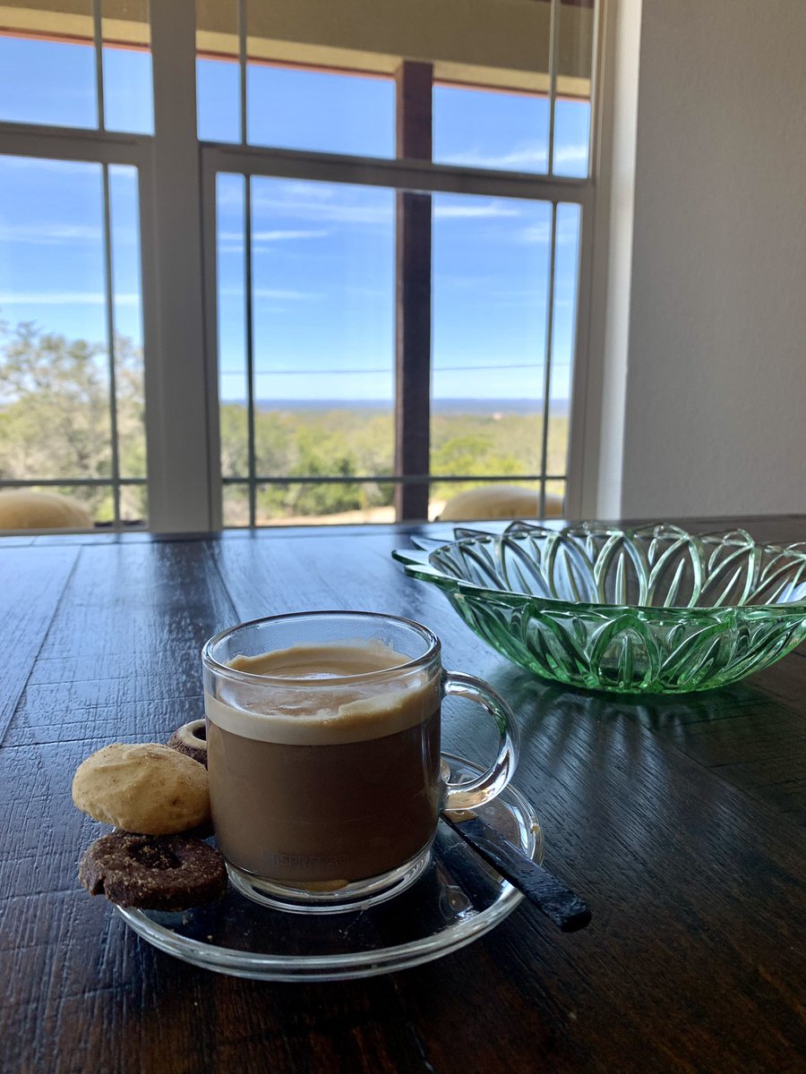 EdCosner's tweet photo. Nice relaxing view to go with a little afternoon treat!!  

#oldstrongguysrule #3xlstout #tight5performance #powersportstrengthconditioning https://t.co/jBnOhWX7Gk