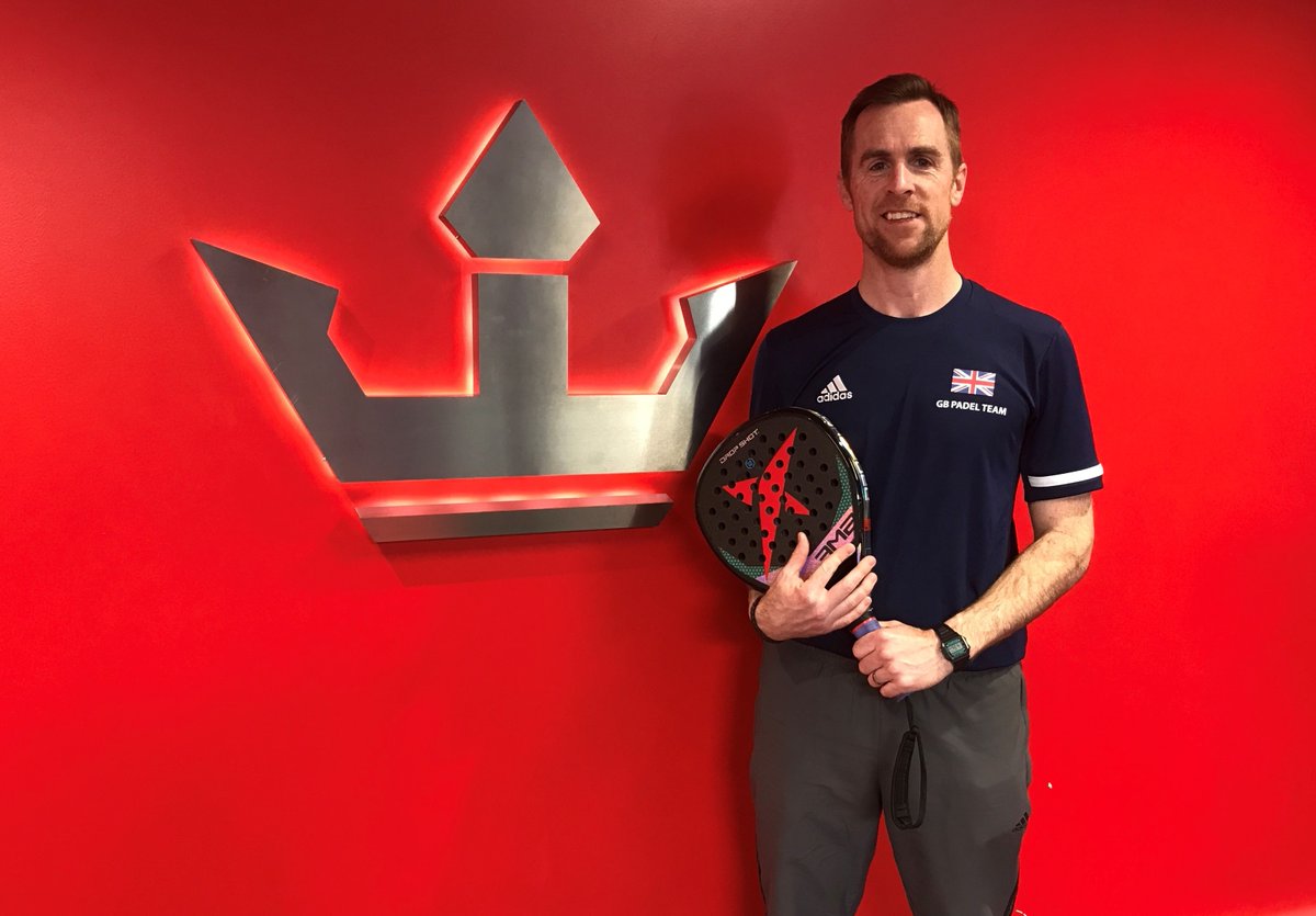 Kings’ Head of Sports and Kids@Kings, Rob West, is going to LAS VEGAS for a once-in-a-lifetime opportunity to compete in the Seniors Padel World Championships!

Rob flies over to the States this week where he'll play against the very best in over-35s padel!

Best of luck Rob :)