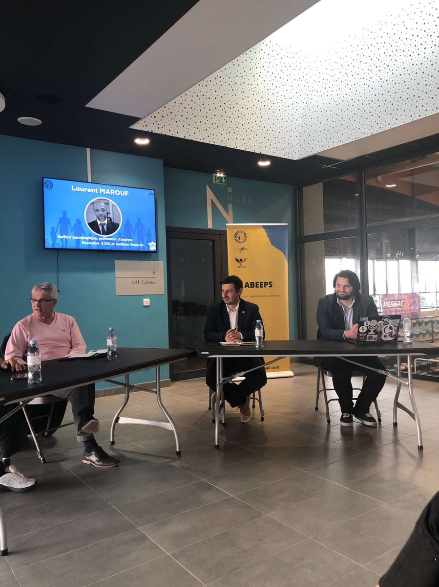 BDESTAPSBdx's tweet photo. [ #JNSH2022] 
Lors de cette 10ème éditions, nous avons la chance d’avoir différents intervenants pour discuter autour de notre thématique comme :
@CedricTerret @LaurentMarouf @Ericdugas et merci à @ErwanATENA_ARE pour animer ce colloque. 
#JNSHANESTAPS @ANESTAPS @FederationATENA https://t.co/TokPNsQZKy