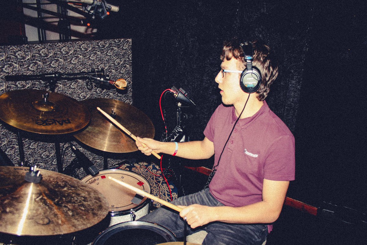 Sharp_Class's tweet photo. Round this time in 2020, we recorded track that’s been in our drawer since we were 15. Here’s some 📸 from that session
And yes, it will be on the album ;)💥
Keep The Faith✊
#sharpclass #album #music #musicphotography #powerpop https://t.co/zAPflBiIsI