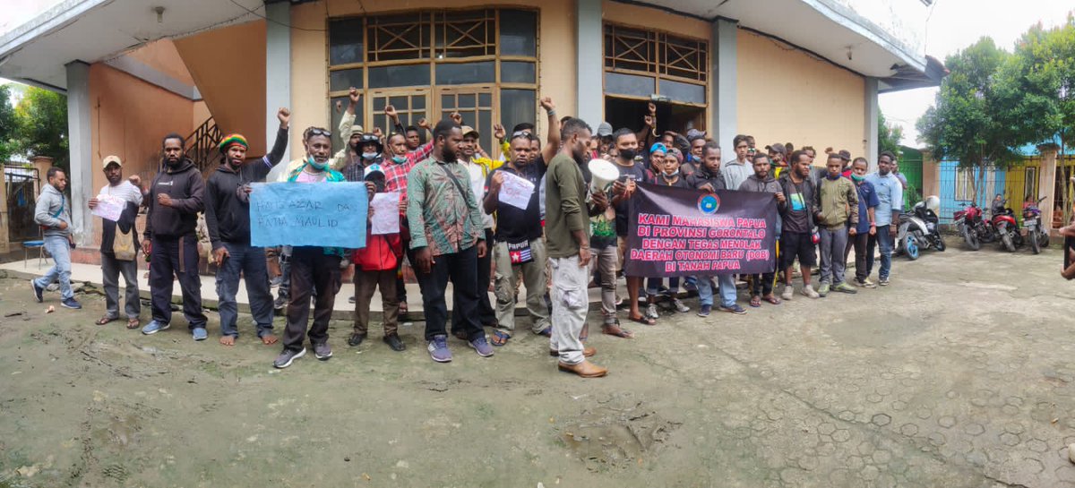 MkTabenack's tweet photo. SATUAN AKSI..!!!
 MAHASISWA PAPUA 7 SUKU WILAYAH ADAT.
DI PROVINSI GORONTALO.
ELIT POLITIK PAPUA MENGAJUKKAN PEMEKARAN BARU (DOB) 
TAMPA PERMINTAAN MASYARAKAT PAPUA.

HARI  :RABU 23 MARET 2022
WAKTU :07: 00: WIT
TEMPAT: MABES OAP 

PENANGUNJAWAB
IMPIP  

KORLAP 
T. YOMAN https://t.co/ETa1gqSQ4c