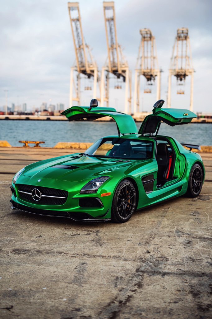 CarsOnTheDaily's tweet photo. SLS AMG Black Series https://t.co/YUVfkEH4kb