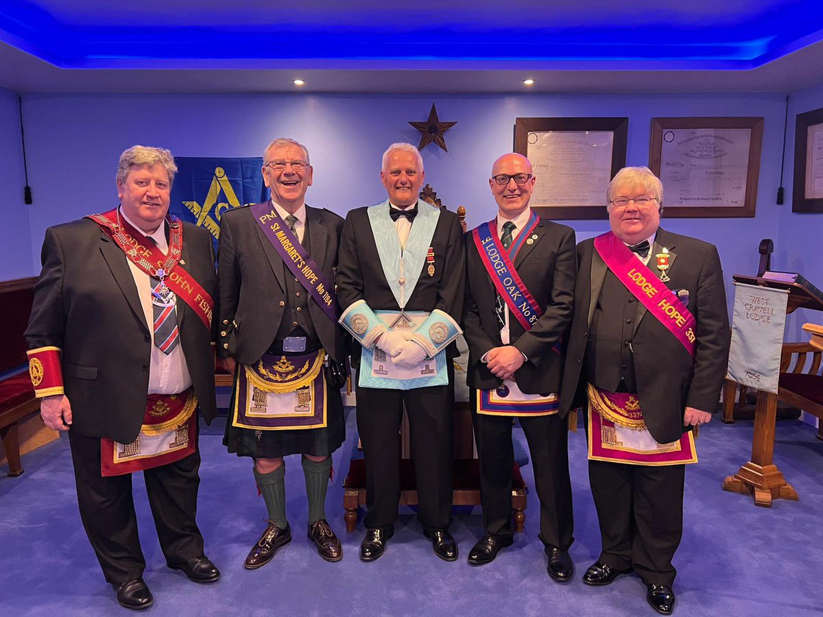 7354Lodge's tweet photo. Our Installation last night saw our first new WM being Installed in the Chair of KS since 2009, and attracted a few very special visitors from North of the Border. Thank you to everyone who made the night so special. Here’s to a great year https://t.co/tCMgPseLjD