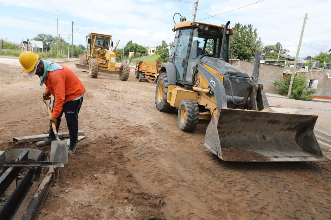 MinHabitatAR's tweet photo. Allí mismo se están construyendo 540 lotes con servicios que permitirá el acceso al suelo urbano de calidad en la provincia y obras del programa #PROMEBA. https://t.co/OPrFEboROD