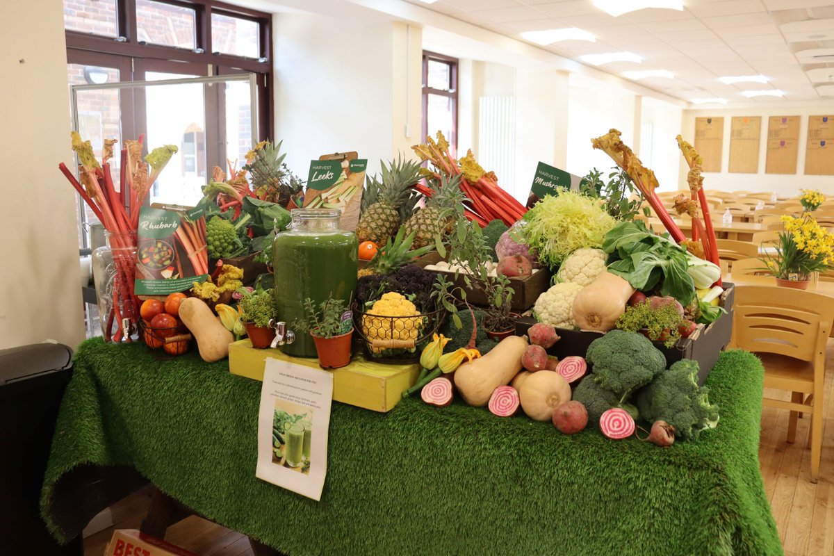 Students and staff had the opportunity to sample a number of tasty treats at lunch today to encourage them to try new foods and recognise the importance of a healthy, balanced and varied diet! #vegucation #healthyeating 🍉