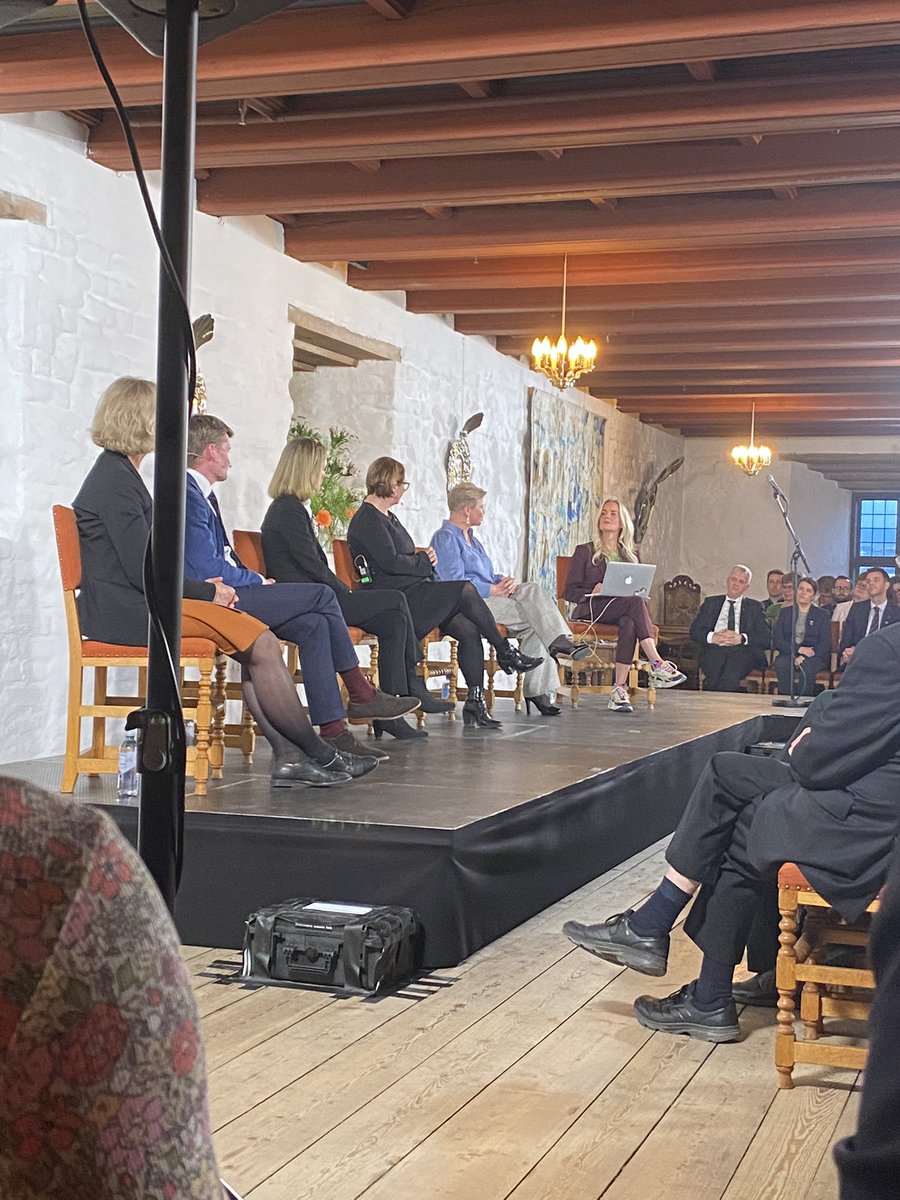 Simen Medhus tweet media