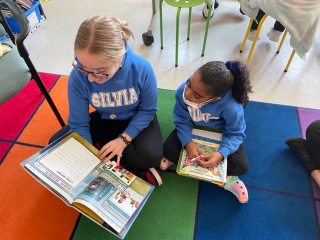 frps_Silvia's tweet photo. As we continue to foster a love for reading, we have our big/little buddies meet to read and discuss books that interest them. We chose to grow student capacity in a way that is respectful and inclusive of their voices, aspirations and interests. #TimelessApproach 
@donalynbooks https://t.co/tSATopVeMN