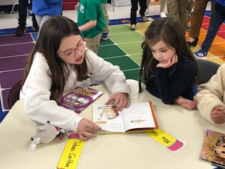 frps_Silvia's tweet photo. As we continue to foster a love for reading, we have our big/little buddies meet to read and discuss books that interest them. We chose to grow student capacity in a way that is respectful and inclusive of their voices, aspirations and interests. #TimelessApproach 
@donalynbooks https://t.co/tSATopVeMN