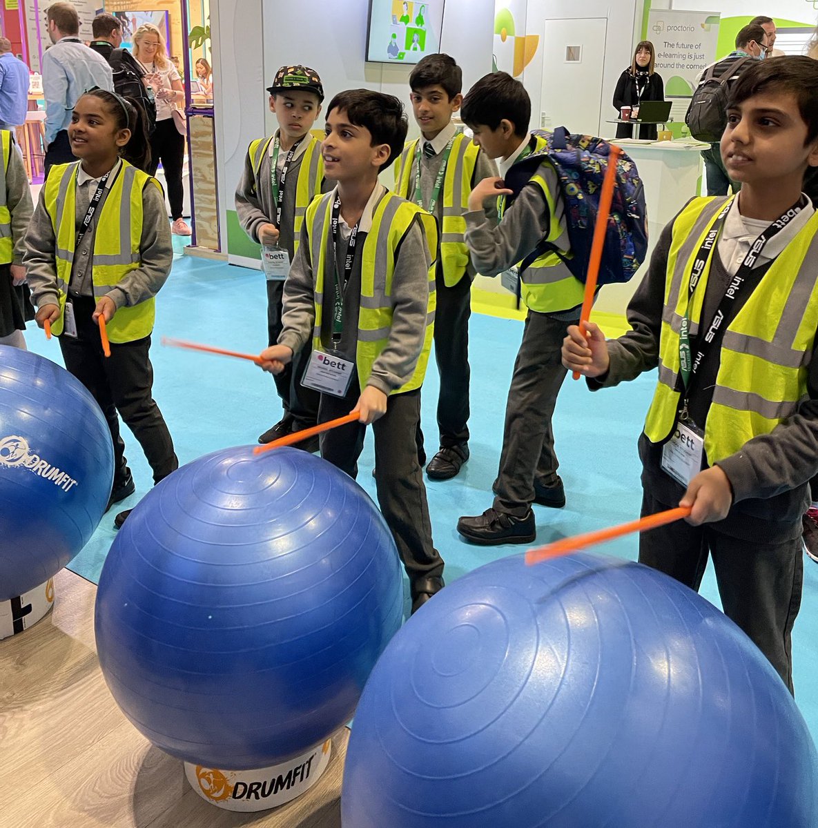 Our Digital Leaders from @ManorParkSchSM1 had a great time meeting the team at @drumfit today at @Bett_show. They were so impressed they’ve nominated them to @katypotts to be part of the #KidsJudgeBett shortlist. 👏 

#Bett2020 @MrsShirley8👇👇👇