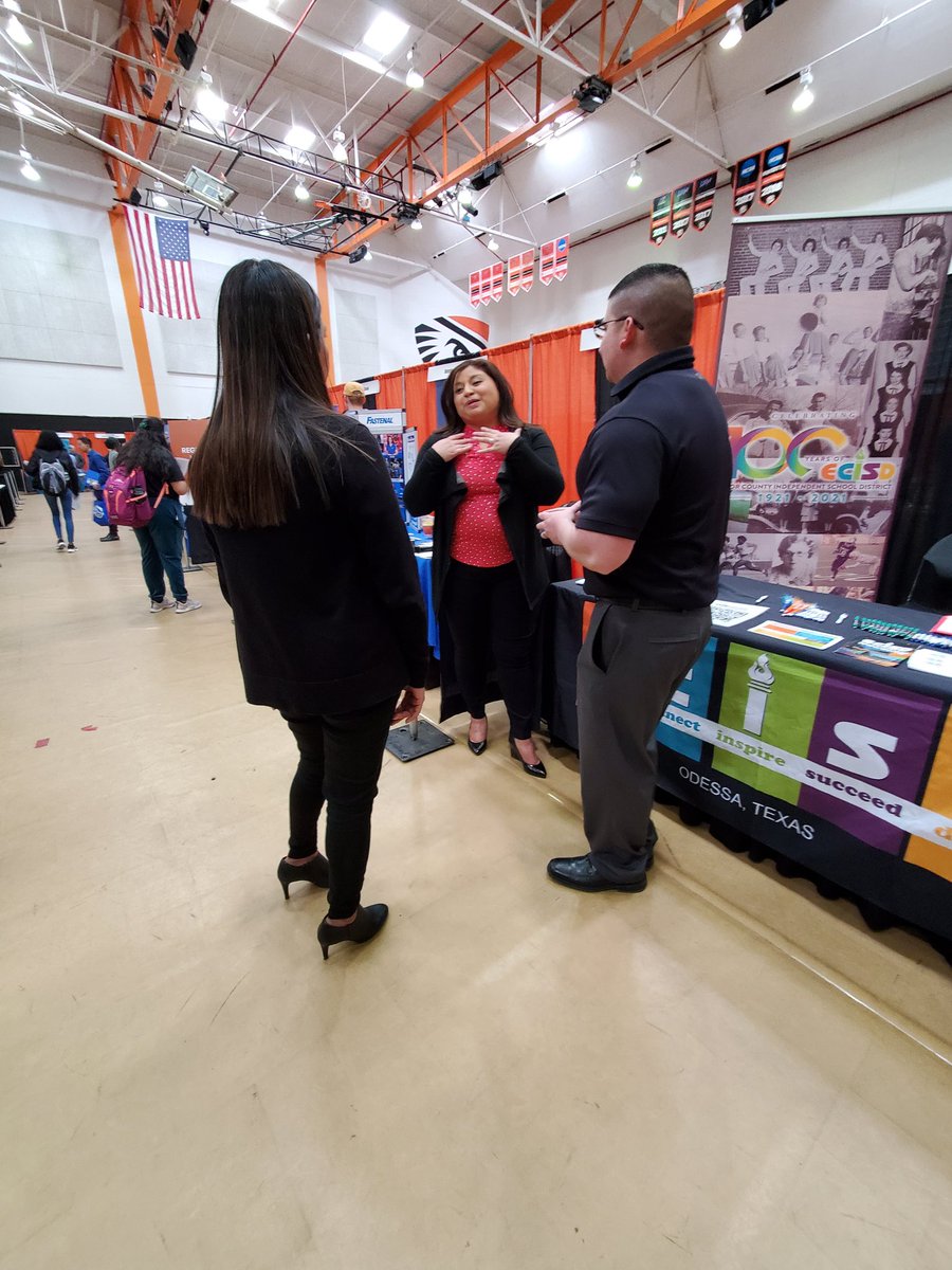 Enjoying talking to amazing future Team ECISD members!! <a href="/ecisdHR/">ECISD Human Resources</a> <a href="/ECISDCounselors/">ECISD Counselors</a> <a href="/EctorCountyISD/">Ector County ISD</a> <a href="/LTavarezECISD/">Dr. Lauren Ŧavarez, CETL</a>