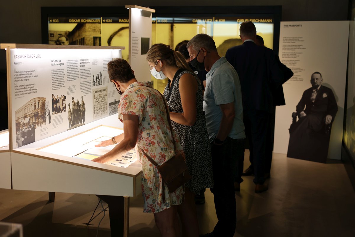 PLinLosAngeles's tweet photo. This week is the last chance to visit the #PassportForLife exhibition on #ŁadośGroup in Los Angeles. We are closing the exhibit with a musical event the Cracow Duo cellist Jan Kalinowski & pianist Marek Szlezer will perform a concert of works by 🇵🇱-🇮🇱 composers at the @hmla1961. https://t.co/uI15UWwHYV