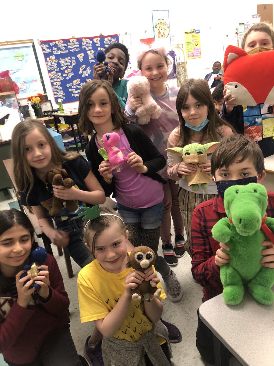 MsKeyota's tweet photo. In Math, we estimated, measured and compared the length of the different parts of our Stuffy toys. We also learned that most countries in the world use the Metric System except for three!!! #OcsbMath #themetricsystem #math @CorpusOCSB @OttCatholicSB @ParentsCorpus https://t.co/IqurauMoX0
