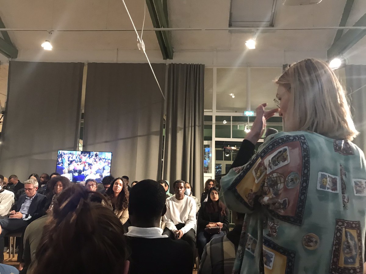 Je voudrais parler de l’accès au logement pour les jeunes : je n’ai pas de CDI, je suis en formation, je n’ai pas trois fois le montant du loyer… premier logement comme le premier emploi : on a pas d’expérience mais ça devrait être plus simple ! #2022avecnous