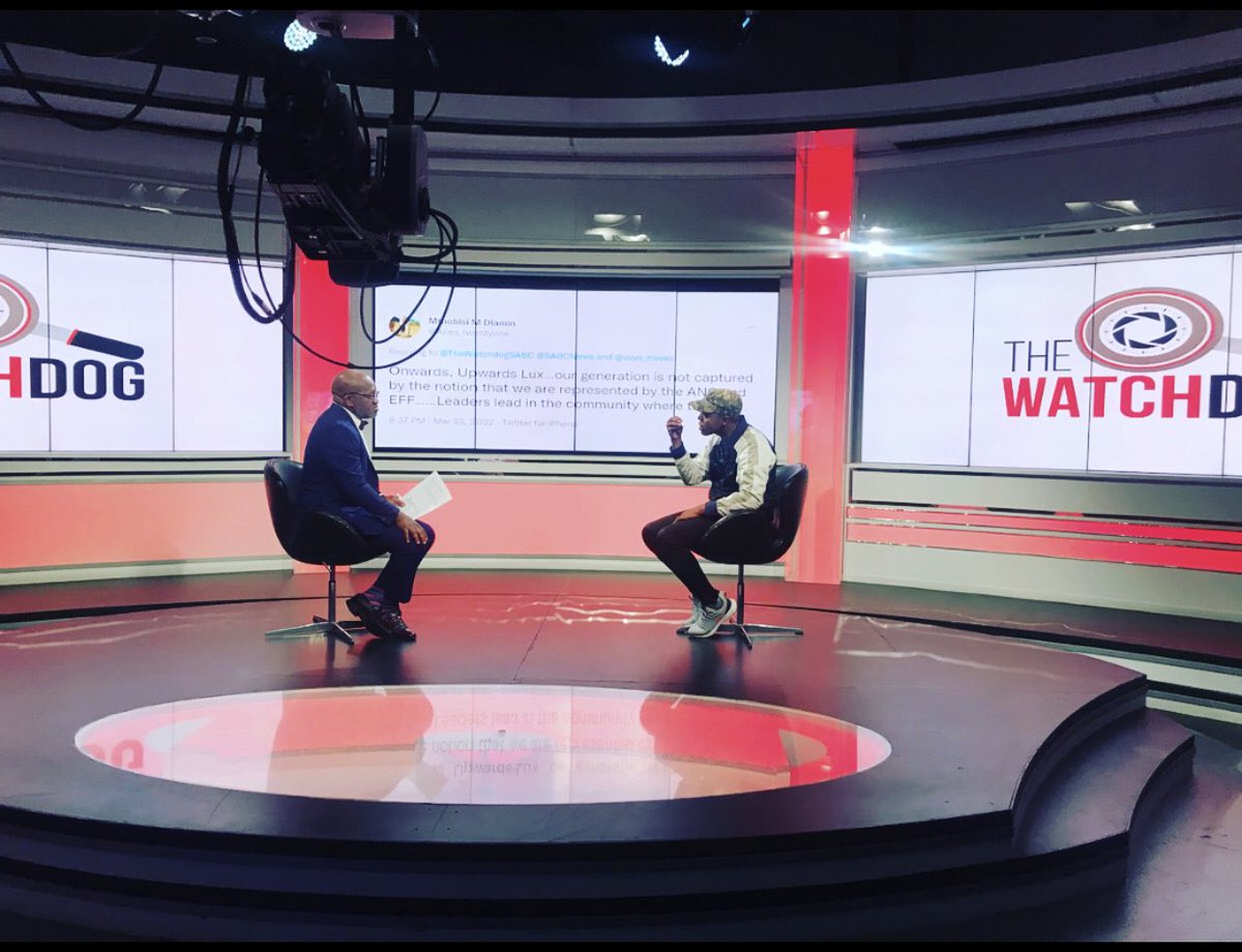 SthembisoMedia's tweet image. Soweto Parliament President #NhlanhlaLux tells @vuyo_mvoko
“Our people must be beneficiaries, not ourselves.” 

He is live on #SABCNews channel. 

@TheWatchdogSABC #TheWatchdog #OperationDudula