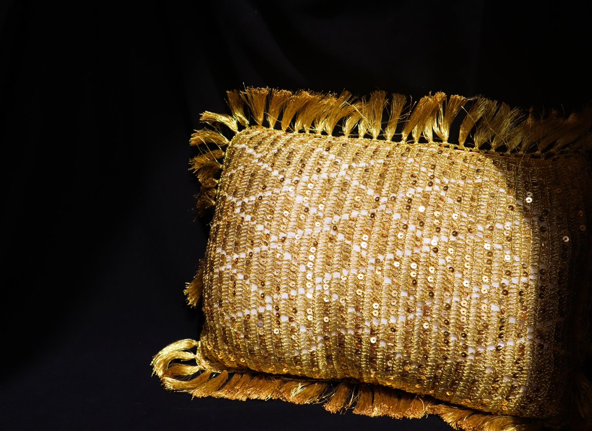 If you can see this please RT! We’re a brown woman-owned small business that specialize in luxury cushions <3 #smallbusinesswednesday #throwbackwednesday #supportwomenbusiness