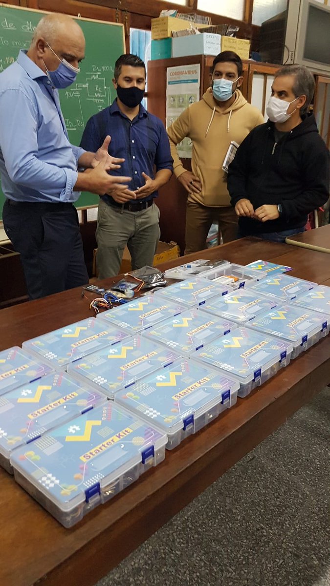 ishiiargentina's tweet photo. La Secretaria de Educación, Ciencia y Tecnología del @MuniJoseCPaz entregó kits de tecnología y robótica Arduino que servirán para ampliar los conocimientos y competencias de los alumnos de las escuelas técnicas N° 1, 2 y 3 de nuestro distrito. https://t.co/QPw9qXsUn3