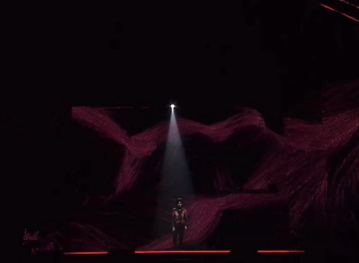 จากเด็กตัวเล็กๆตาใสแจ๋วคนนึงบอกว่าเวทีใหญ่มากๆเลย จนตอนนี้ได้เต้นเดี่ยวบนเวทีใหญ่หลายๆเวทีเลย ทำไมใจร้ายกับน้องกันจัง ╥﹏╥