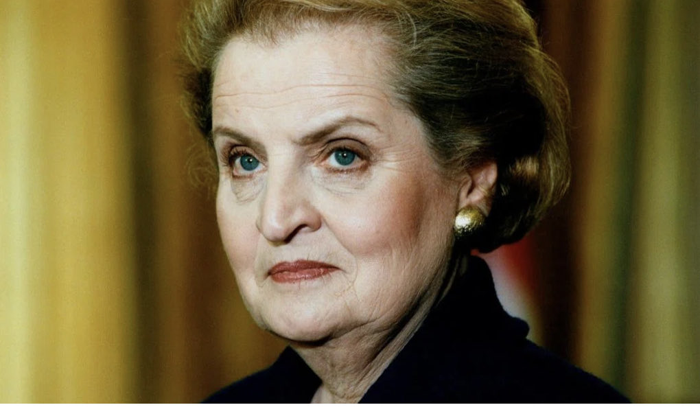 Lrianda's tweet image. Such sad news today. Rest In Peace Secretary Albright. Thank you for pacing the way for women here in the U.S. and around the world. #pathpaver #greatwoman #RIP