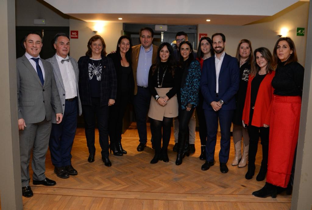 icaah_abogados's tweet photo. Ayer se llevó a cabo la representación de la obra "Las Suplicantes" de la Compañía Telón de Oficio, del grupo de Teatro del @icam_es bajo la dirección de María Göher,  en el @corraldealcala #8demarzo2022 https://t.co/MHstnALXWs