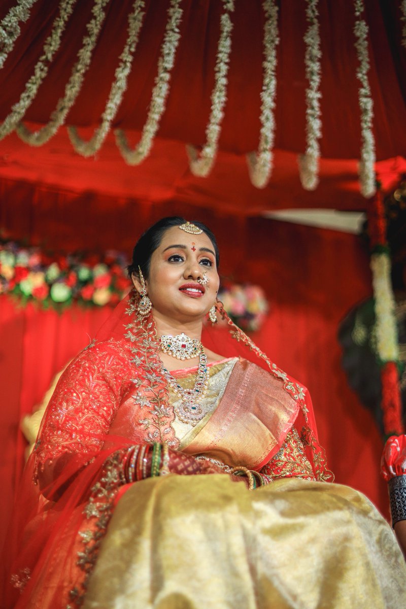 mythripiix's tweet photo. “Happy is the bride the sun shines on.”

 #candidphotography #candids #femalephotographer #weddingphotography #weddingdairies #bride #southindianbride #weddinginspiration #weddingdress #canoneosr #freeze #capture #memorize #indianphotographers #mythripiix #mythri #twitter #likes https://t.co/wjx5HZHn4M
