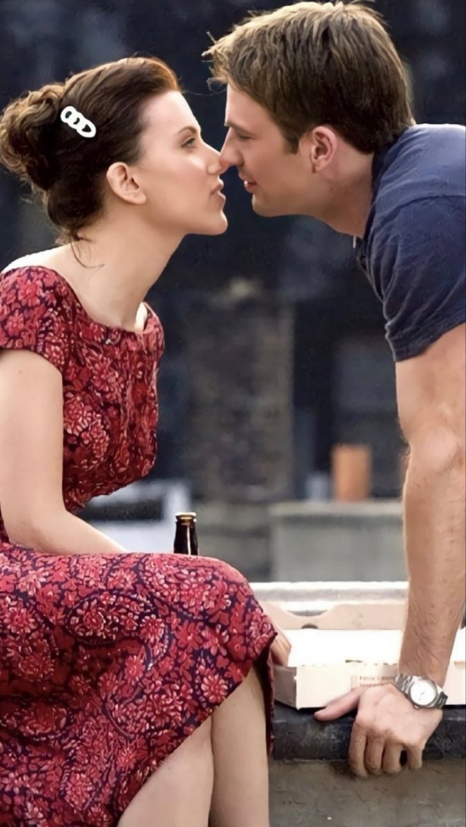miss_LulaMae's tweet photo. Steve Rogers and Natasha Romanoff on a date lunch with pizza and beer on their building roof in brooklyn from where you can see the skyline, because they enjoy a good meal but it has to be romantic https://t.co/qKuwWuoIn5