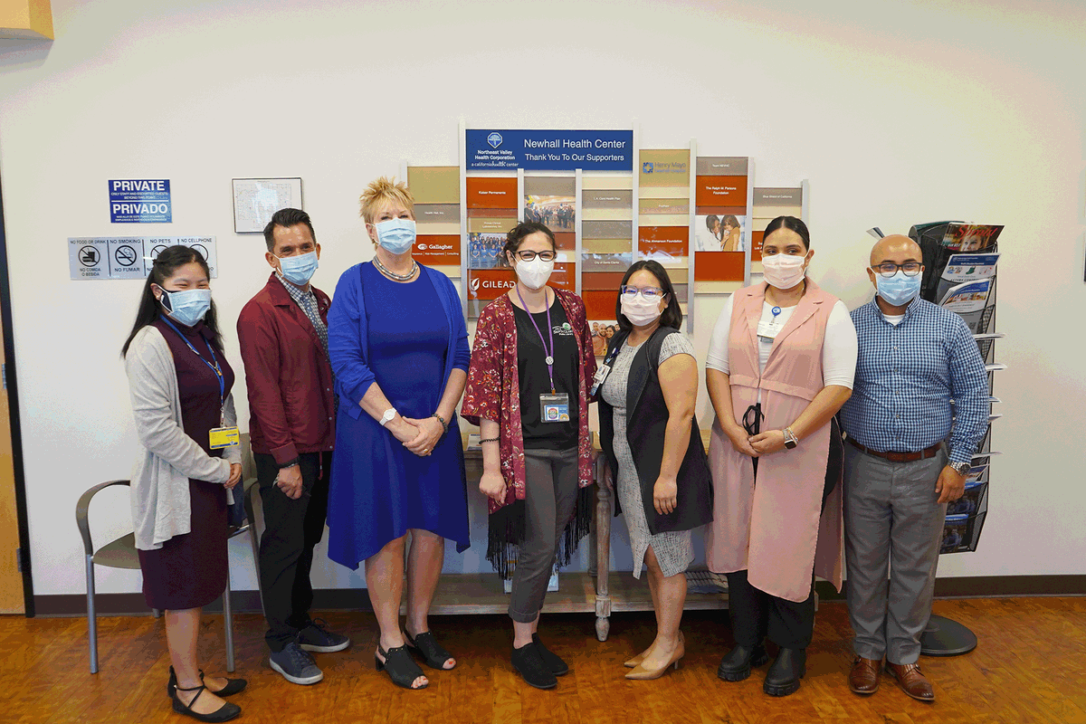 NEVHC's tweet photo. Yesterday, the City of Santa Clarita Old Town Newhall Library generously donated dozens of books to our Newhall Health Center to support our Reach out and Read program! Thank you for your partnership @scvpubliclib! Our pediatric patients will love these books! 

#NEVHC https://t.co/bIJfgChgrj