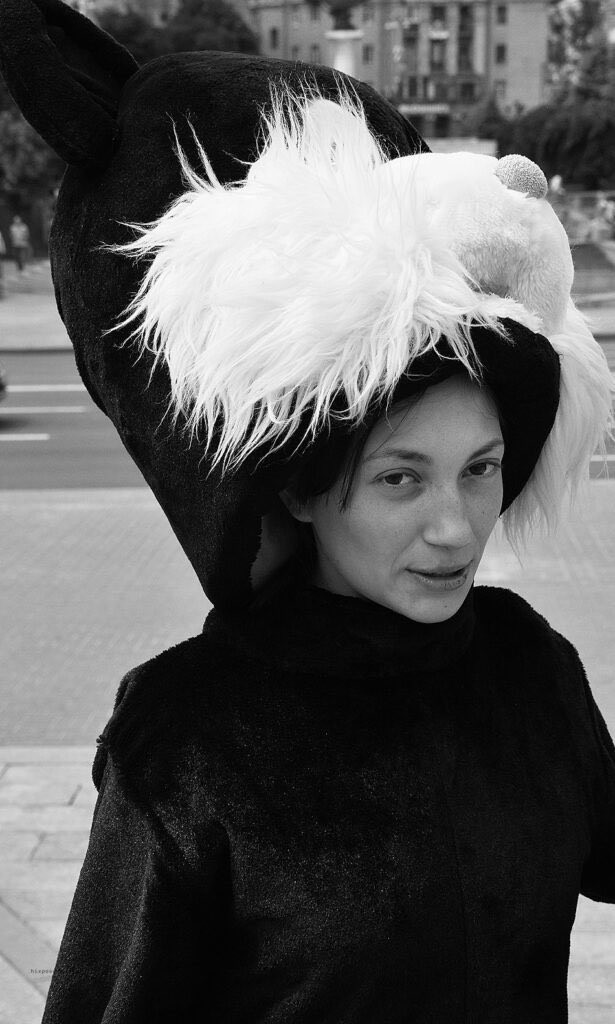 Cuddly Kyiv
hixposure.co.uk/cuddly-kyiv
#streetphotography #photojournalism #travelphotography #travel #art #photography #streetshot #streetscene  #Nikon #hixposure #streetphotographer #streetphoto #photojournalist #travelog #Ukraine #portraits #people #Kyiv #Kiev