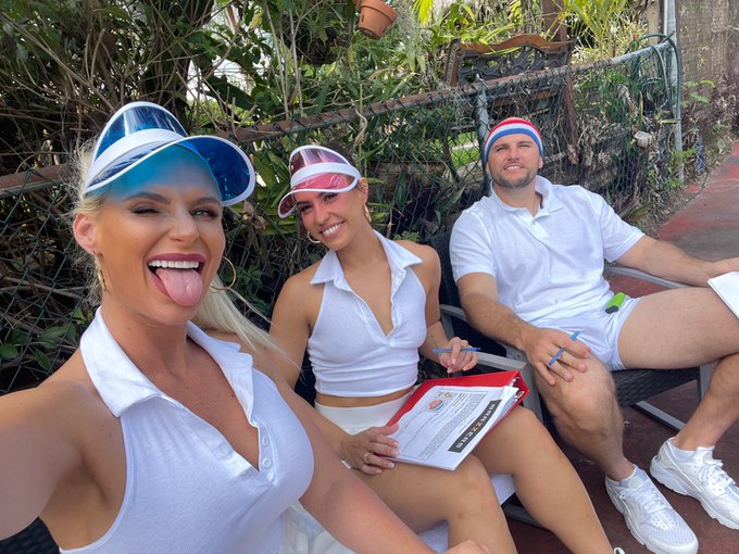 Finally getting to have sex with @officialkmbooty https://t.co/TQY6E6Y2xr<a class="tags" href="/tag/officialkmbooty">@officialkmbooty</a>