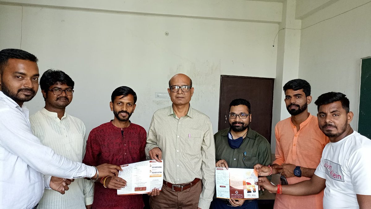 NALANDAABVP's tweet photo. #ध्येय यात्रा : अभाविप की ऐतिहासिक जीवन गाथा

पुस्तक #ध्येय_यात्रा  की उपलब्धता सुनिश्चित करने हेतु   #Nalanda ने अग्रिम पंजीयन कराकर अपने प्रति को सुरक्षित किये।

#abvpvoice
@Bihar_ABVP @DrSugrivDas @nkishoreyadav @Abhijee25424897 @ajeetupadhyay @abhimanyubihar1 https://t.co/2uw3aa638E