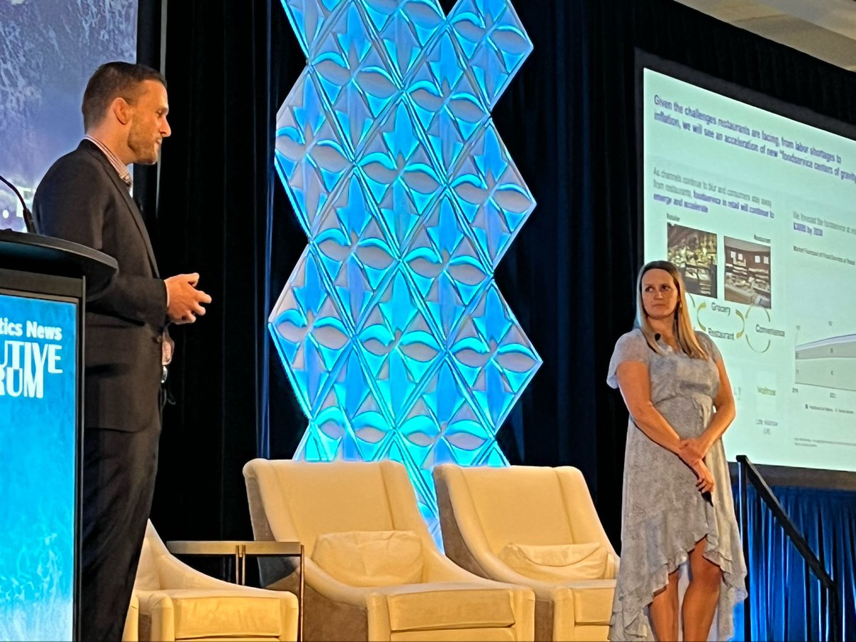 fesposito22's tweet photo. Corey Chafin and Katie Thomas of Kearney at the PN Executive Forum...@plasticsnews #pnexecforum https://t.co/xxTpvzKh5l