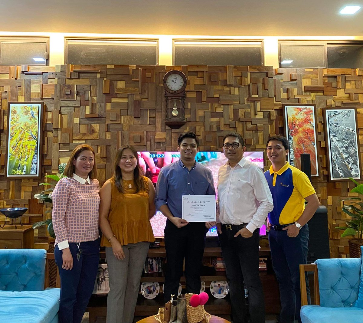 CarlTuralba's tweet photo. All hard work paid off! Thanks G! Thank you Isenz! Thank you Family! Thank Friends and Thank you myself hnd ka sumuko umpisa palang Ito! ♥️💪 https://t.co/AhIWzRPfKZ