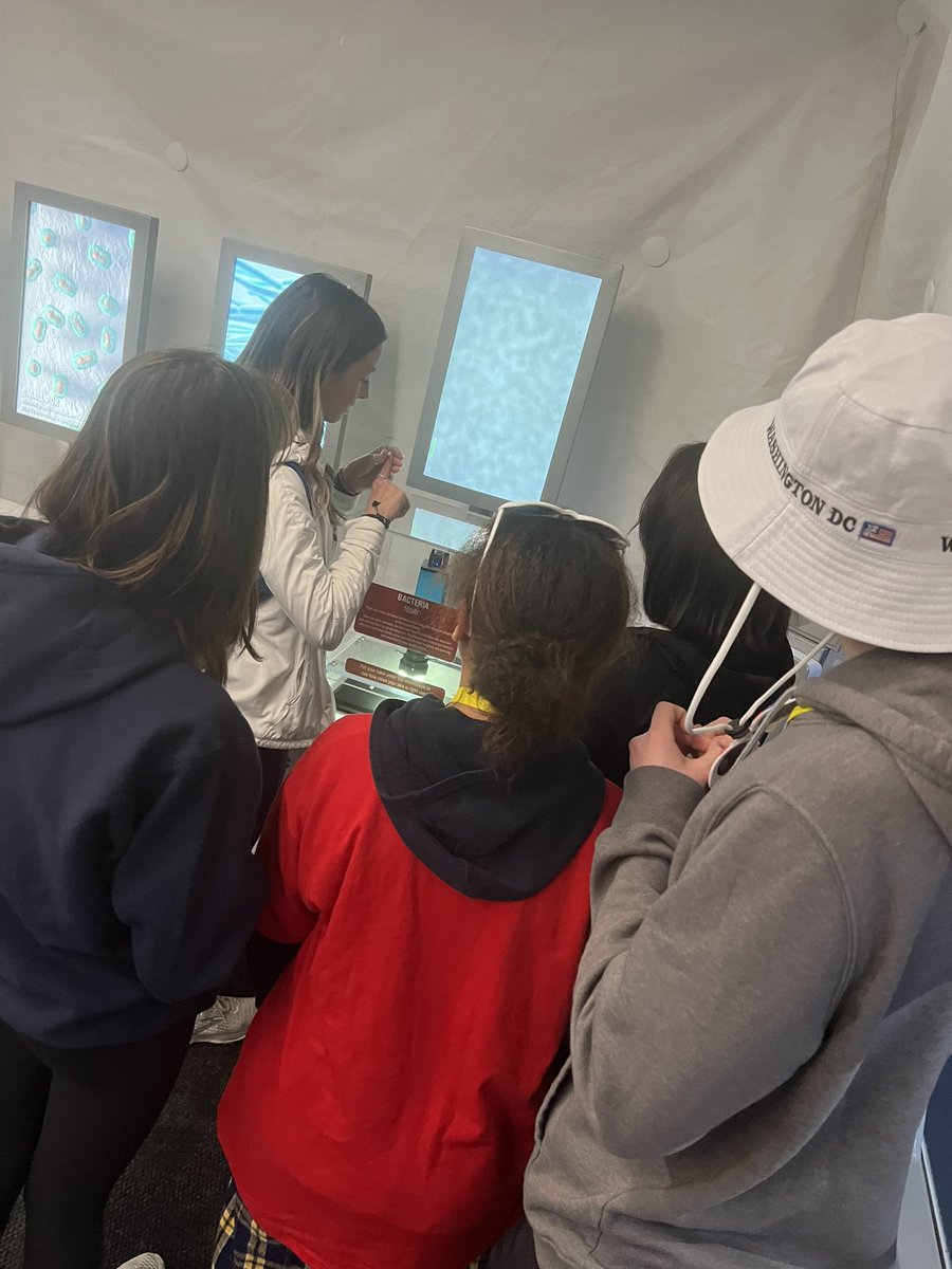 lizandchuck's tweet photo. National Museum of the US Army! We built bridges, solved math problems to drop packages from helicopters, flew drones to identify and capture targets, used a microscope to check out bacteria, identified the bones in the body, and diagnosed soldiers illnesses #HyattsDC2022 #bus6 https://t.co/KJHxO1lct3