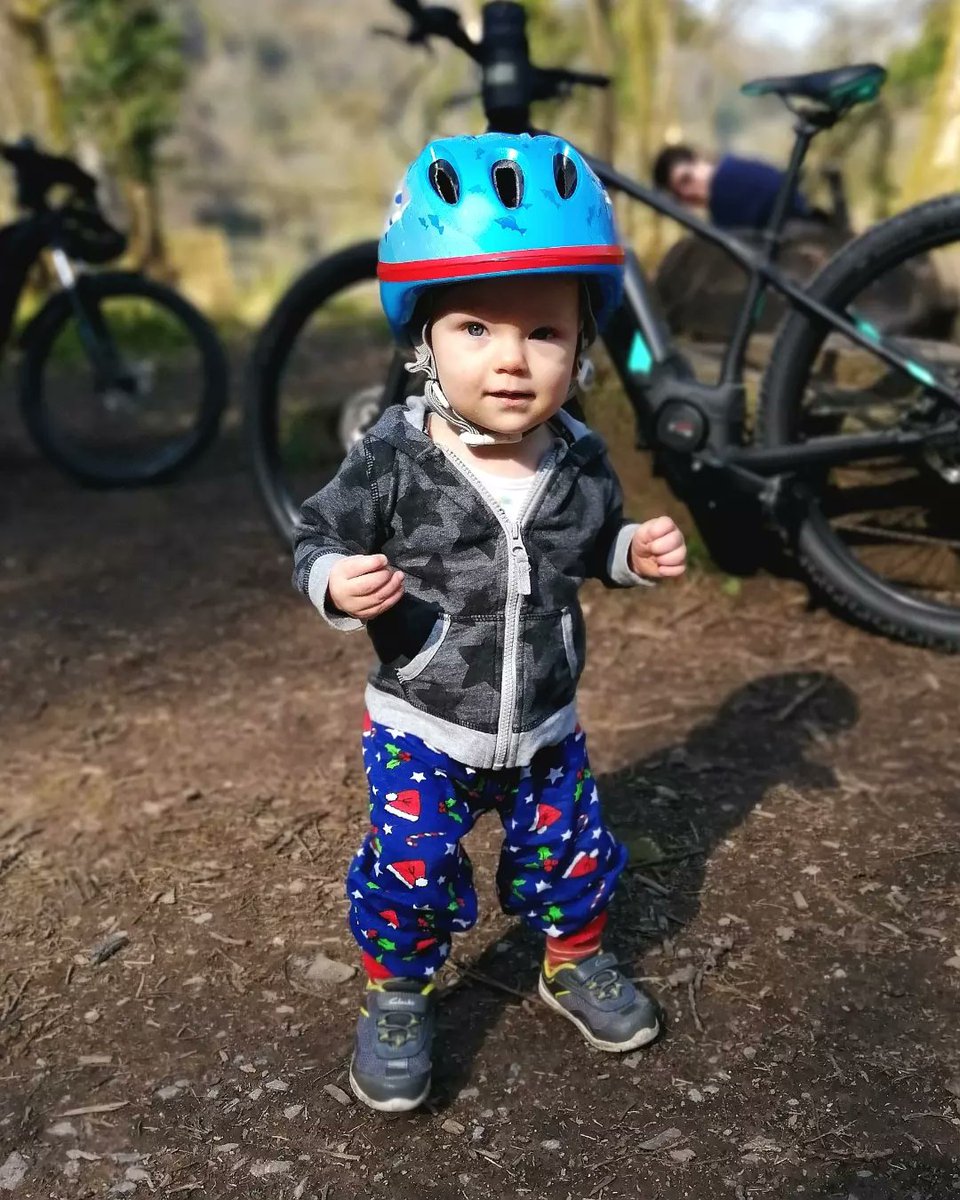 Baby Zachary had a fabulous time along the stunningly beautiful and #familyfriendly #peregrinepath #ncn423 between #Monmouth and #SymondsYat today #wyevalley #ForestOfDean @VisitDeanWye @Sustrans