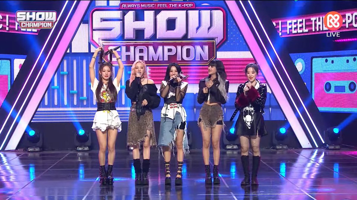 Kpop3Jessi's tweet photo. °• (G)i-DLE Hoje Conquistarem Seu 2° Win de "TOMBOY" e Eu Quero dar Meus Parabéns Para Minhas Rainhas que Sim! Merecem Muito!❤❤🏆🎶🥰
#TOMBOY2ndWin #GIDLE30thWin #GIDLE #여자아이들 #GIDLE_TOMBOY #I_NEVER_DIE https://t.co/demUN5DHsV