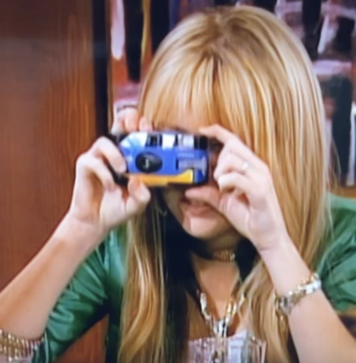 tropicoqeta's tweet photo. hannah montana did it again! @MileyCyrus https://t.co/i9ZhzIcbWF