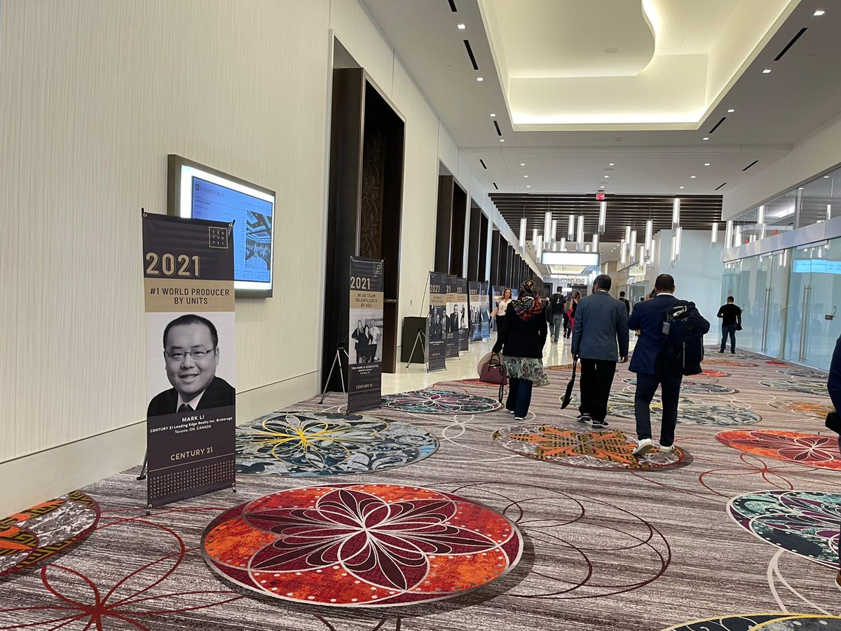 C21Mex's tweet photo. Esto es un poco de lo que se ha vivido en nuestra #GlobalConference, una experiencia increíble que une a todos los líderes de la familia CENTURY 21® a nivel mundial.
#ONE21Experience #C21 https://t.co/9NnjZgJ84u