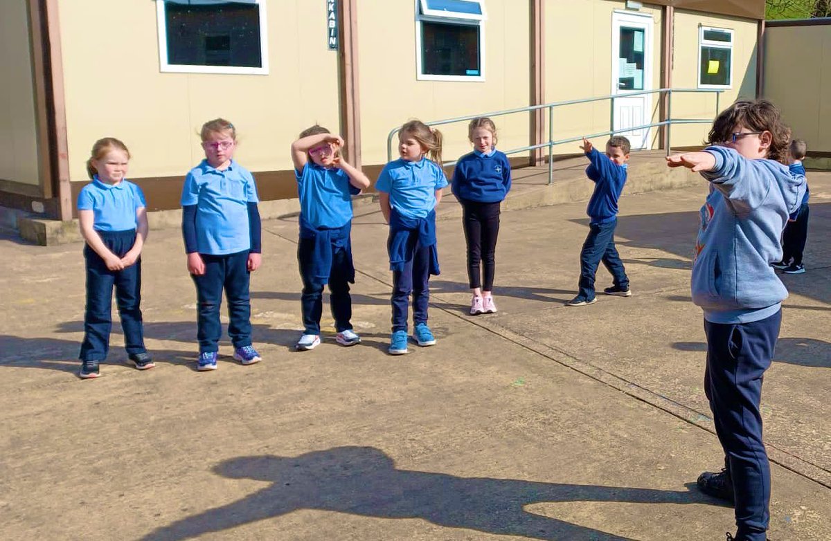 scoilbhrideNS's tweet photo. How lovely it was to see our #glasloughharriers Ulster Athletic Champions share their shotput skills and expertise with our younger children during their #Fit4Class prog.๐๐Congratulations to Callum who came 7th in the nationals last weekend! ๐๐@irishathletics @theNSMonaghan https://t.co/mXLeF7MV8V