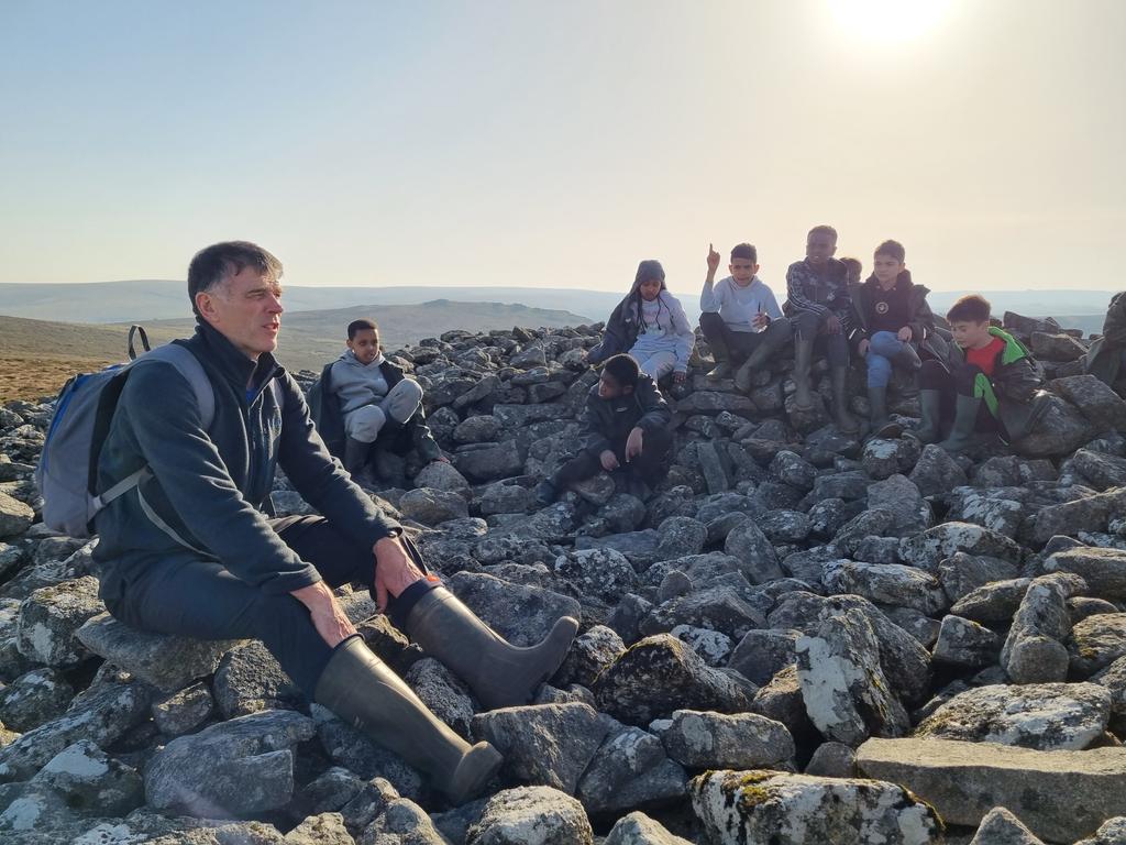 HannahMorePri's tweet photo. A day full of views, hiking and animals... oh and yummy food (as always!) #year5camp #hikingtrip #360degreeviews https://t.co/x1KlxuHJfF