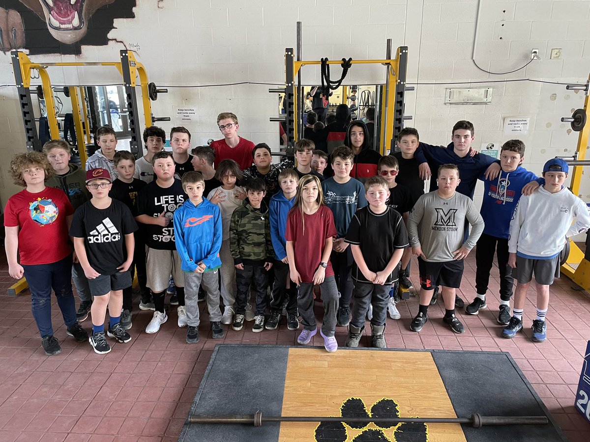 hflstrong's tweet photo. Mod Football getting after it! @HFLfball @HFLCSDAthletics https://t.co/Ty4ExYgbKt