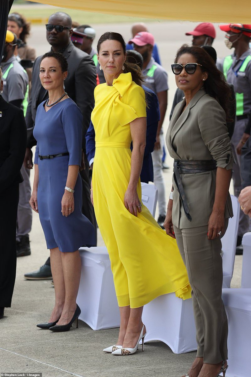 TheNorskaPaul's tweet photo. HRH #PrinceWilliam & #DuchessofCambridge arrive at #NormanManleyInternationalAirport #Kingston #Jamaica after departing #Belize on their #RoyalTourCaribbean yesterday.
They met Governor General #SirPatrickAllen at British High Commission #AllenHouse 🇯🇲🇬🇧 https://t.co/kI8QlcuEr7