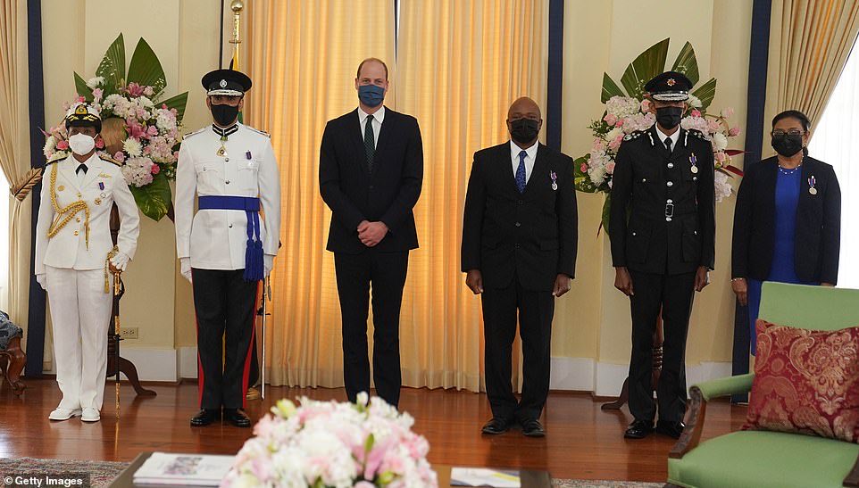 TheNorskaPaul's tweet photo. HRH #PrinceWilliam & #DuchessofCambridge arrive at #NormanManleyInternationalAirport #Kingston #Jamaica after departing #Belize on their #RoyalTourCaribbean yesterday.
They met Governor General #SirPatrickAllen at British High Commission #AllenHouse 🇯🇲🇬🇧 https://t.co/kI8QlcuEr7