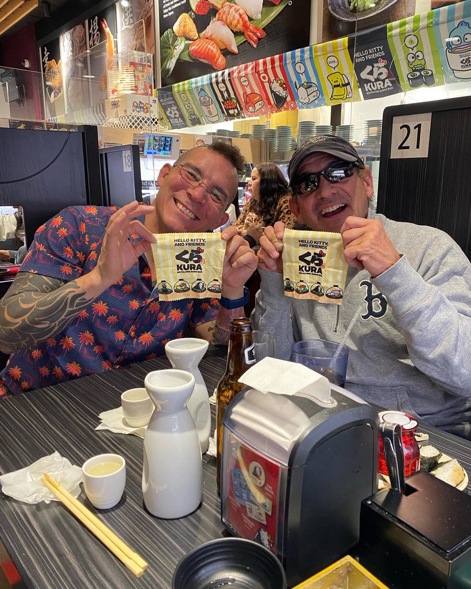 kurasushi_usa's tweet image. Thank you to all of our guests for your love and support! We are loving all of your @hellokitty and Friends x Kura Sushi #BikkuraPon Series 2 prize collection in collaboration with @sanrio swag photos and videos! ✨🎀✨

#hellokittylover #hellokittystuff #hellokittycollection