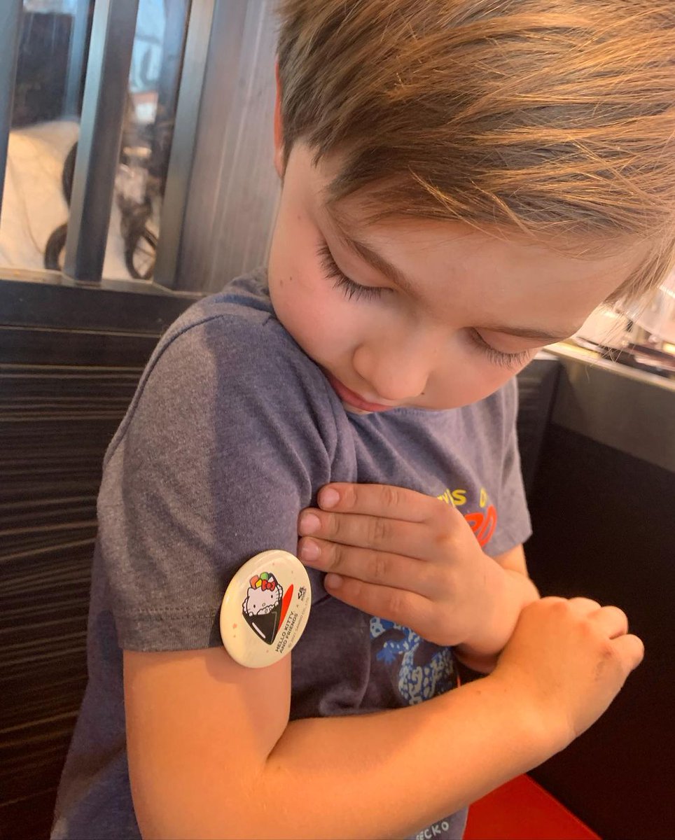 kurasushi_usa's tweet image. Thank you to all of our guests for your love and support! We are loving all of your @hellokitty and Friends x Kura Sushi #BikkuraPon Series 2 prize collection in collaboration with @sanrio swag photos and videos! ✨🎀✨

#hellokittylover #hellokittystuff #hellokittycollection