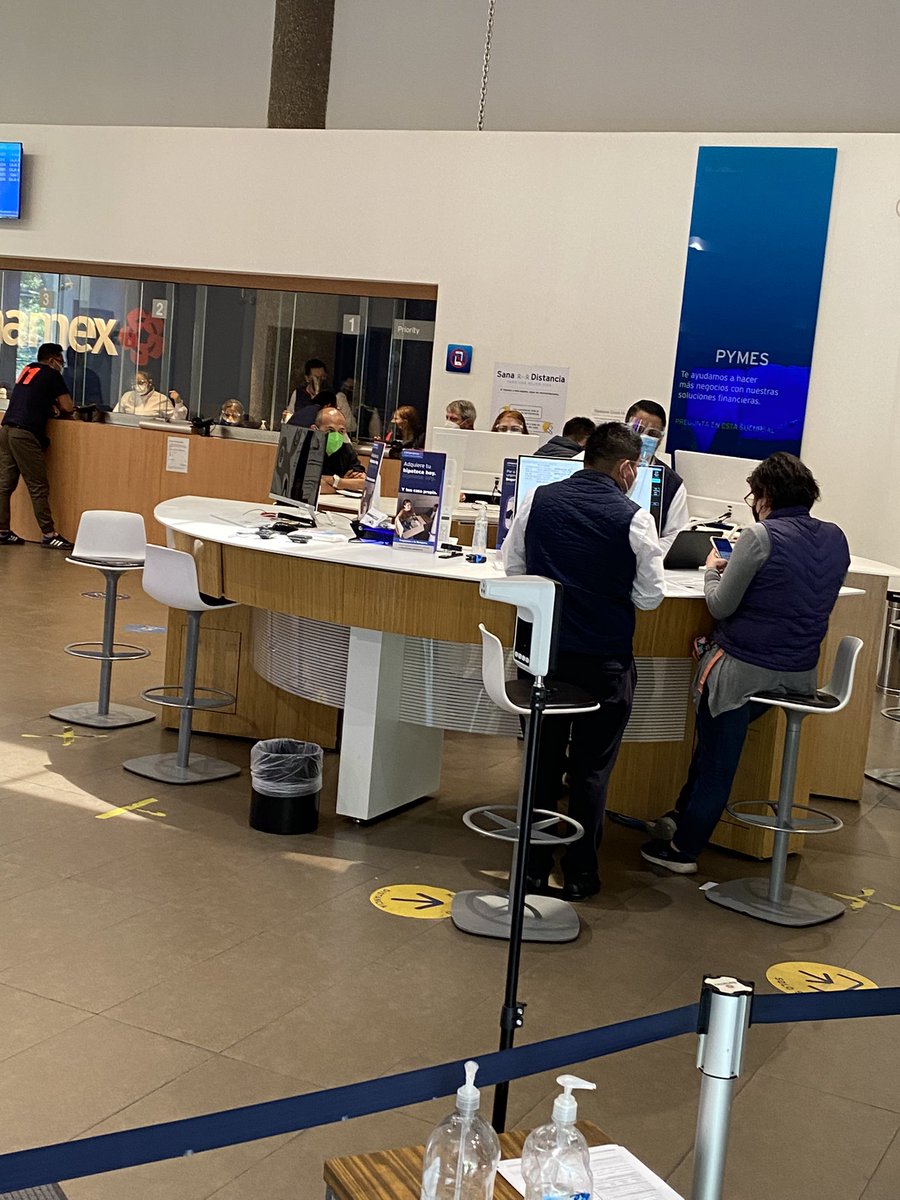 gibarga's tweet photo. @Citibanamex llevamos +2hrs esperando nos atiendan. Dicen que el sistema está intermitente. Y no hay ejecutivos atendiendo. Ayuda x favor Suc Acoxpa https://t.co/E5DIXjL9x5