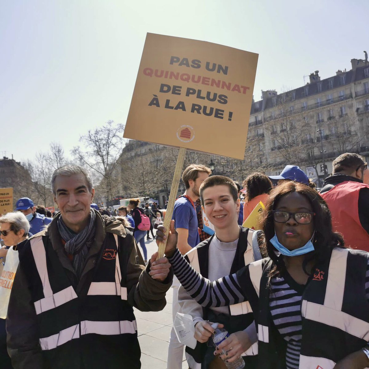 Enfantscanal's tweet photo. 📸 Retour en images sur notre participation au rassemblement contre le mal-logement à l’initiative des 39 associations du @CollAssoUnies, aujourd’hui à Paris, « pour que le prochain quinquennat soit celui des résultats » https://t.co/4B7L1TbTrp