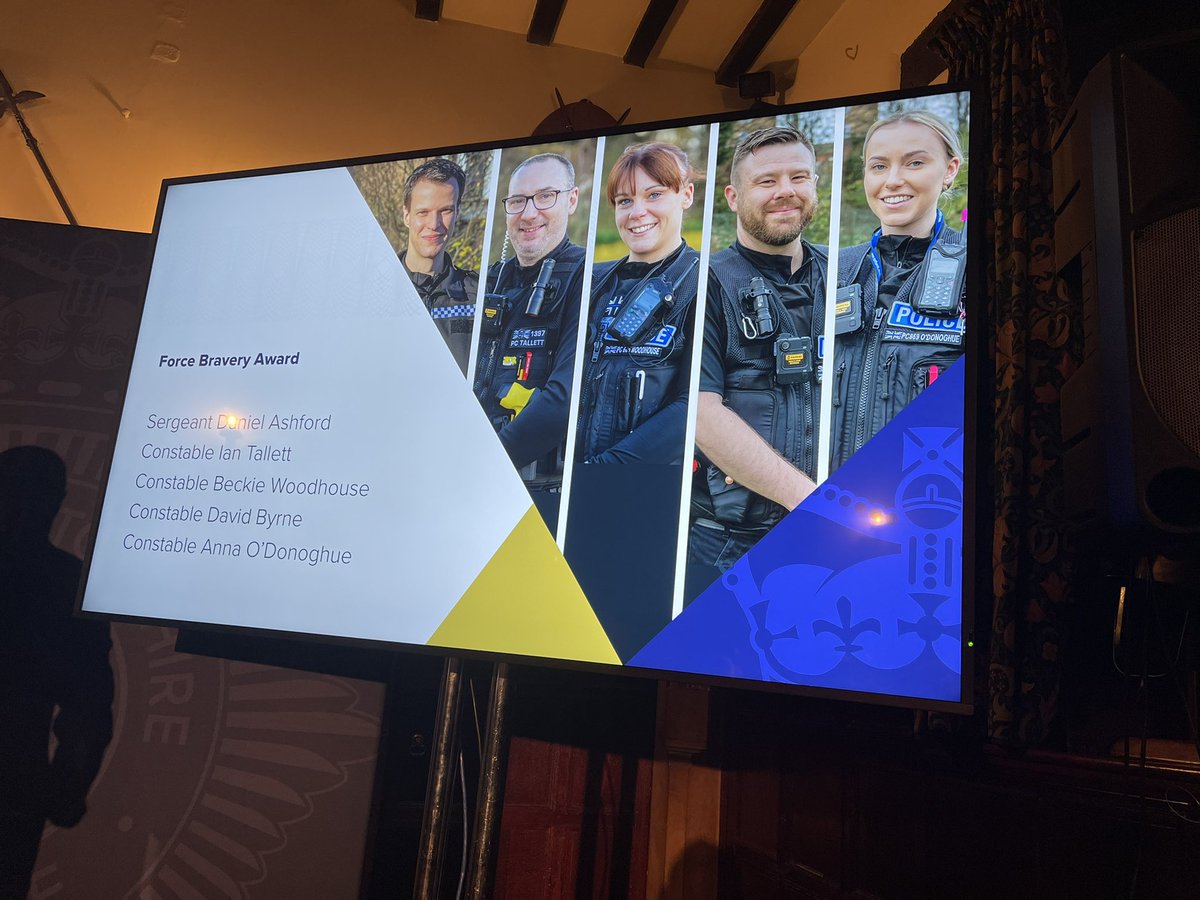 sgtsamdobbs's tweet image. Could hear a pin drop as second Award is the Force Bravery Award which is awarded to 5 officers nominated by CI Thayanithy for an incident in Corby where they ran towards danger - a man with a gun in a busy pub. Such a deserved award and respect to them.
