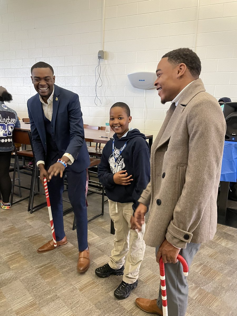 KimDurham1908's tweet image. The men of Kappa Alpha Psi left a lasting impression on this KIPP Memphis Academy Middle Schooler! EARLY college exposure is key to solidifying a college-going culture. @AntonioMBurt  #KIPPMemphis #BacktoBasics #KIPPForward #ToandThrough